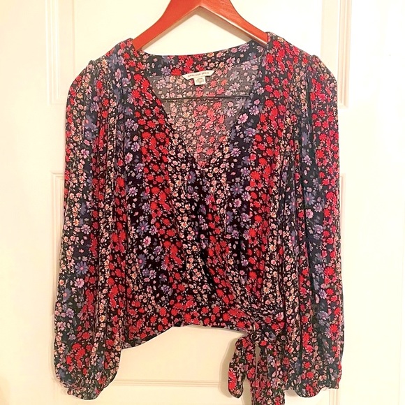 American Eagle cropped top, size m - Picture 2 of 8